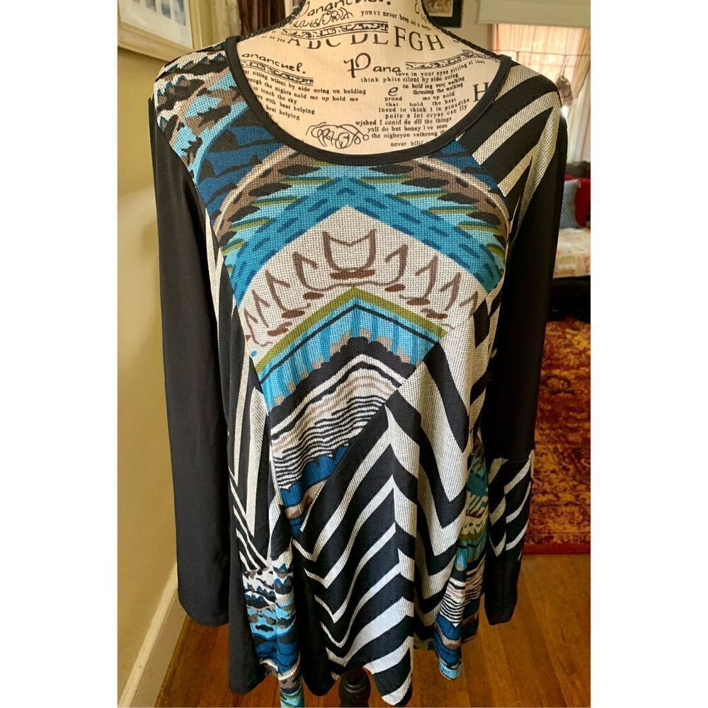 Fashque Studios Abstract Artsy Teal Top NWT
